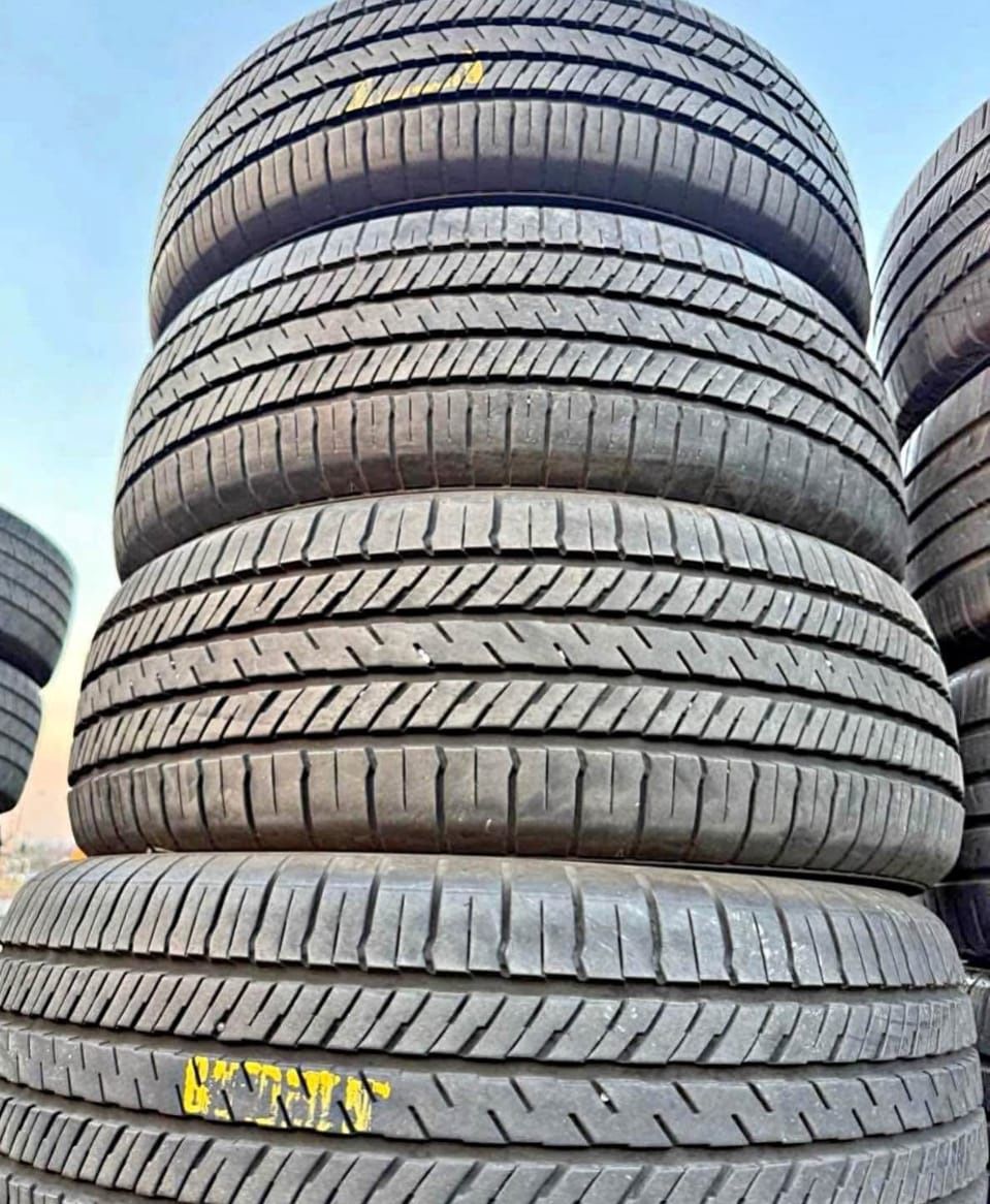 225 65 17 Yokohama Tires Con 80% De Vida Las 4🛻🛻🚘🚘