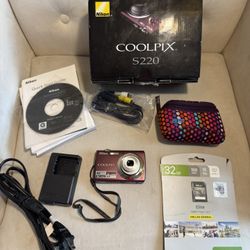 Nikon Coolpix Digital Camera 