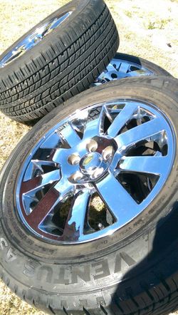 Like New 18" Land Rover Wheels New Tires.