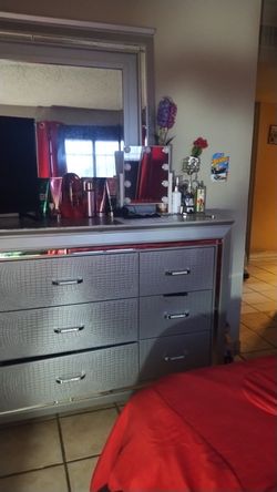 Gray 9-Drawer Dresser with Mirrort
