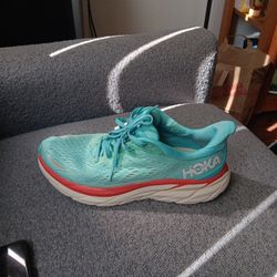 Tennis HOKA Size 8