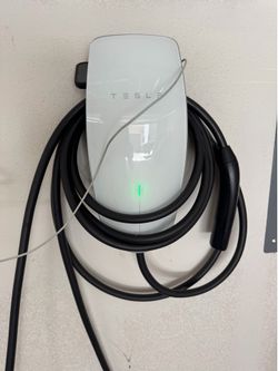 Tesla wall connector Gen 3