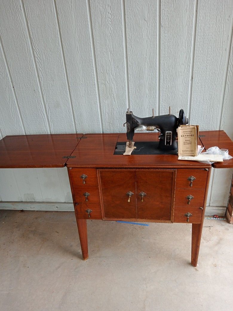 1942 Kenmore Rotary Sewing Machine