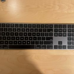 Magic Keyboard with Numeric Keypad - US English