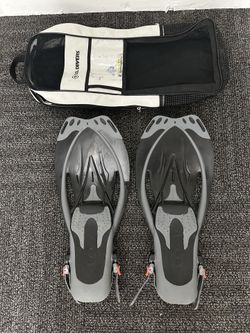 US Divers Swim Fins Mens Size Large 9-13 With Bag