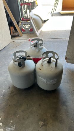 Gas tank