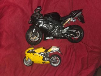 Toys/motorcycle figures