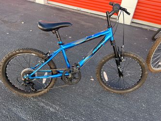 kids bike like new bike rims size 20” everything good