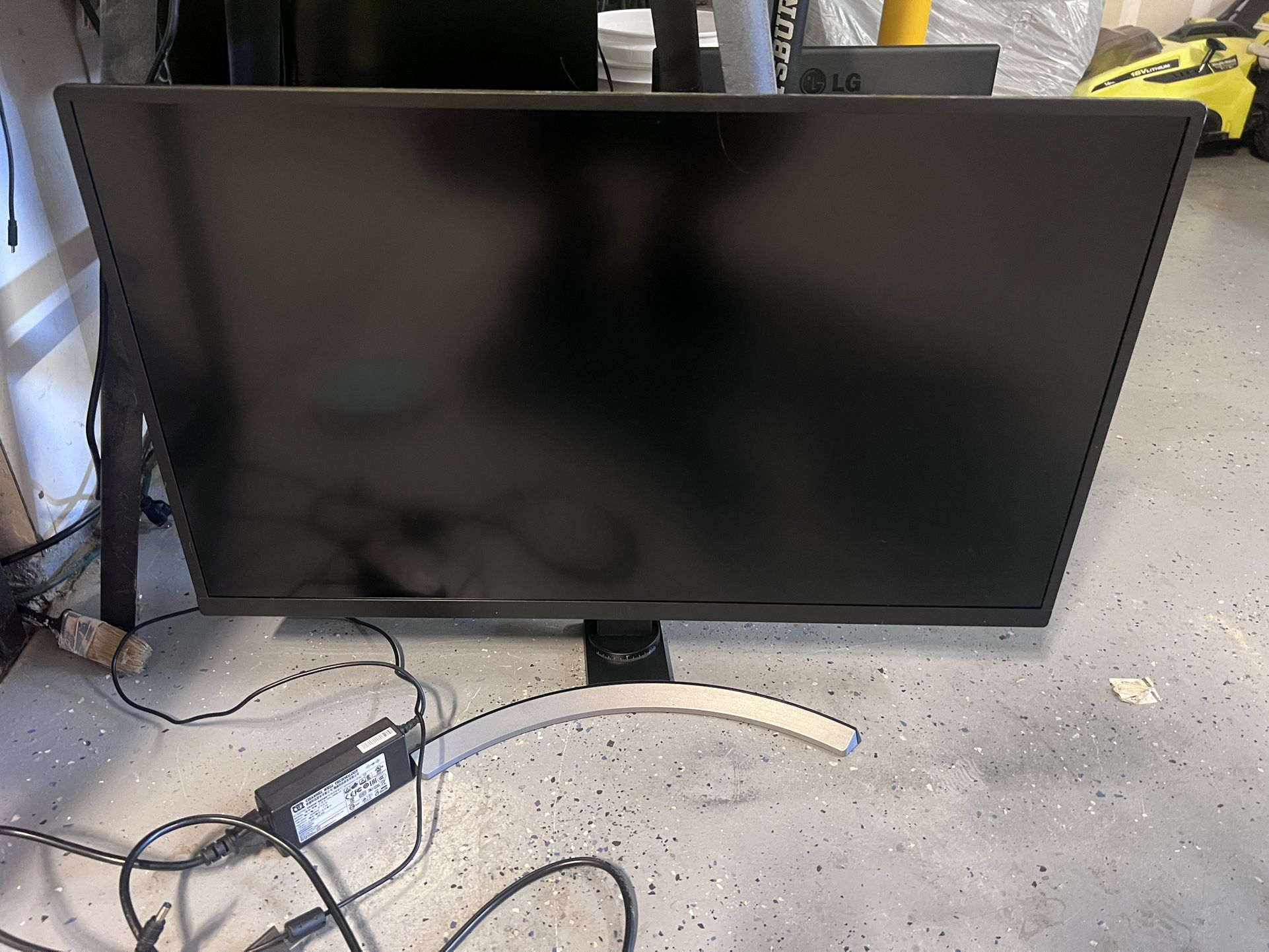 Monoprice 32in 4K HDR IPS Ultra Slim Desktop Monitor, with Slim Bezel