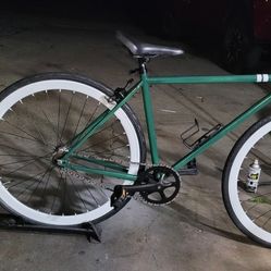 BIKES FOR SALE / ROAD BIKES, MOUNTAIN BIKES AND CRUISER