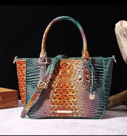 Peacock Color Medium Tote Bag 