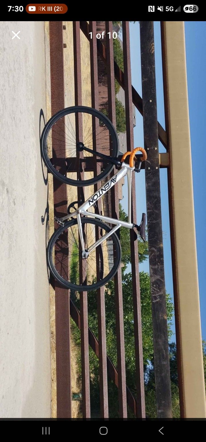 Aventon fixed gear