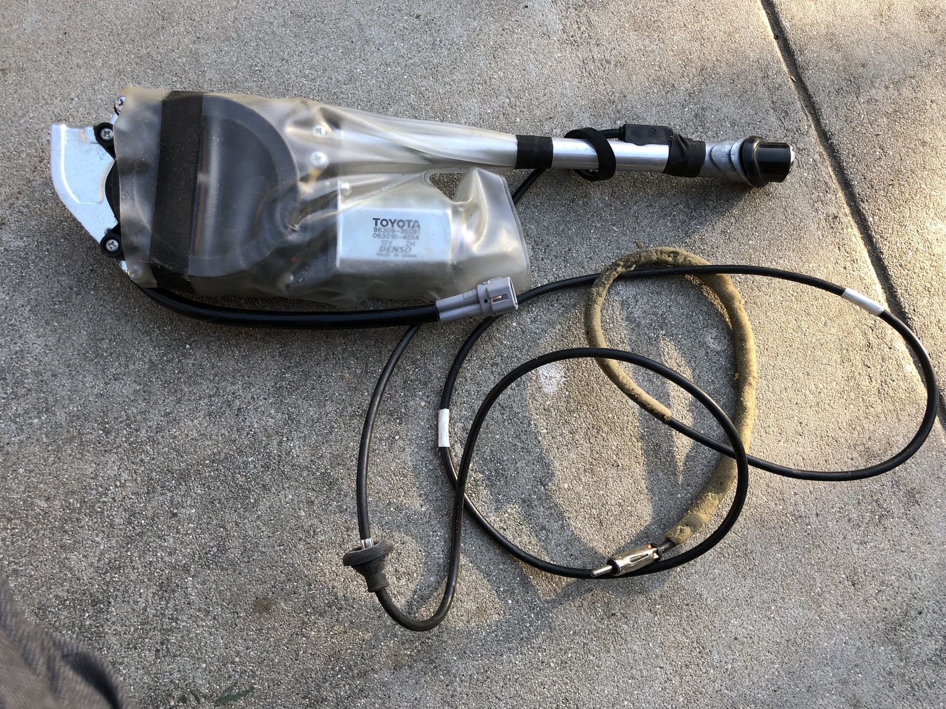 Toyota antena motor