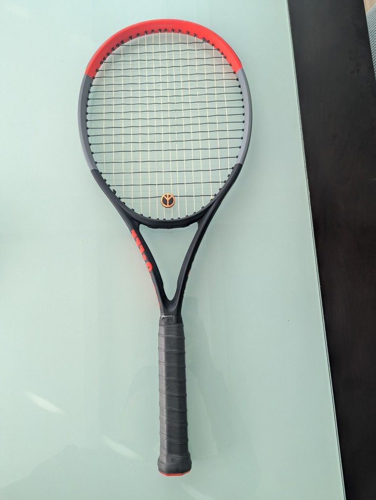 Mint Condition Original Wilson Clash V1 100 Pro - 4-1/2 Grip