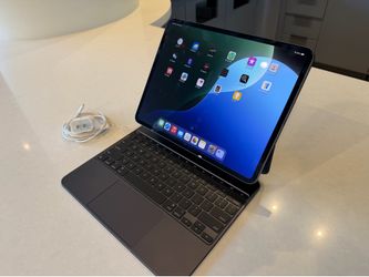 Apple Ipad Pro 13 M4 512GB w Apple Magic Keyboard