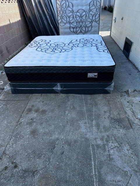 ?️queen Size Mattress Pillow Top $199