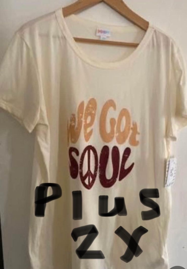 #46 NWT Ladies Plus Size 2xl LuLaRoe Cream Color Tshirt