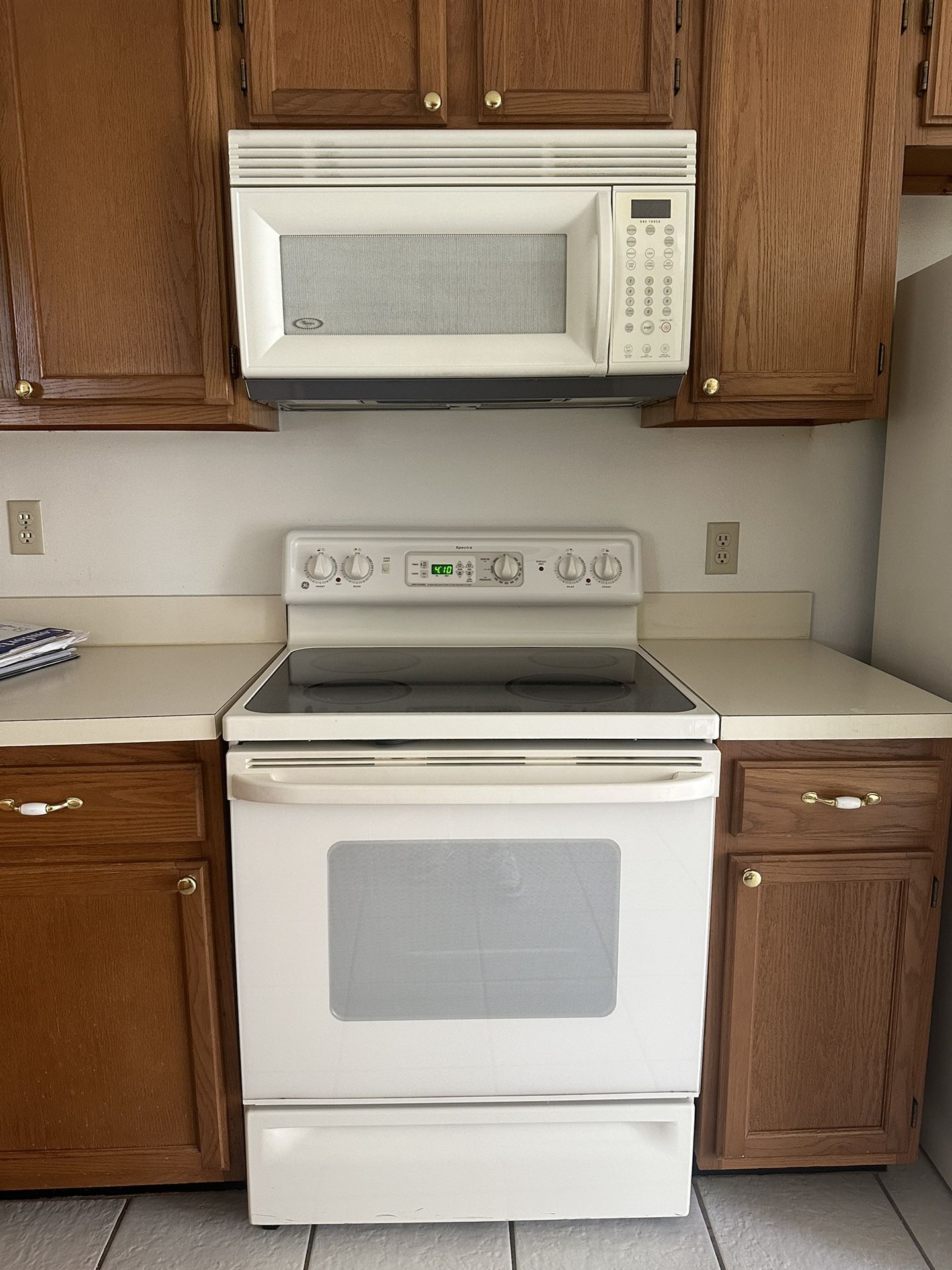 Refrigerator, Oven, and Microwave 