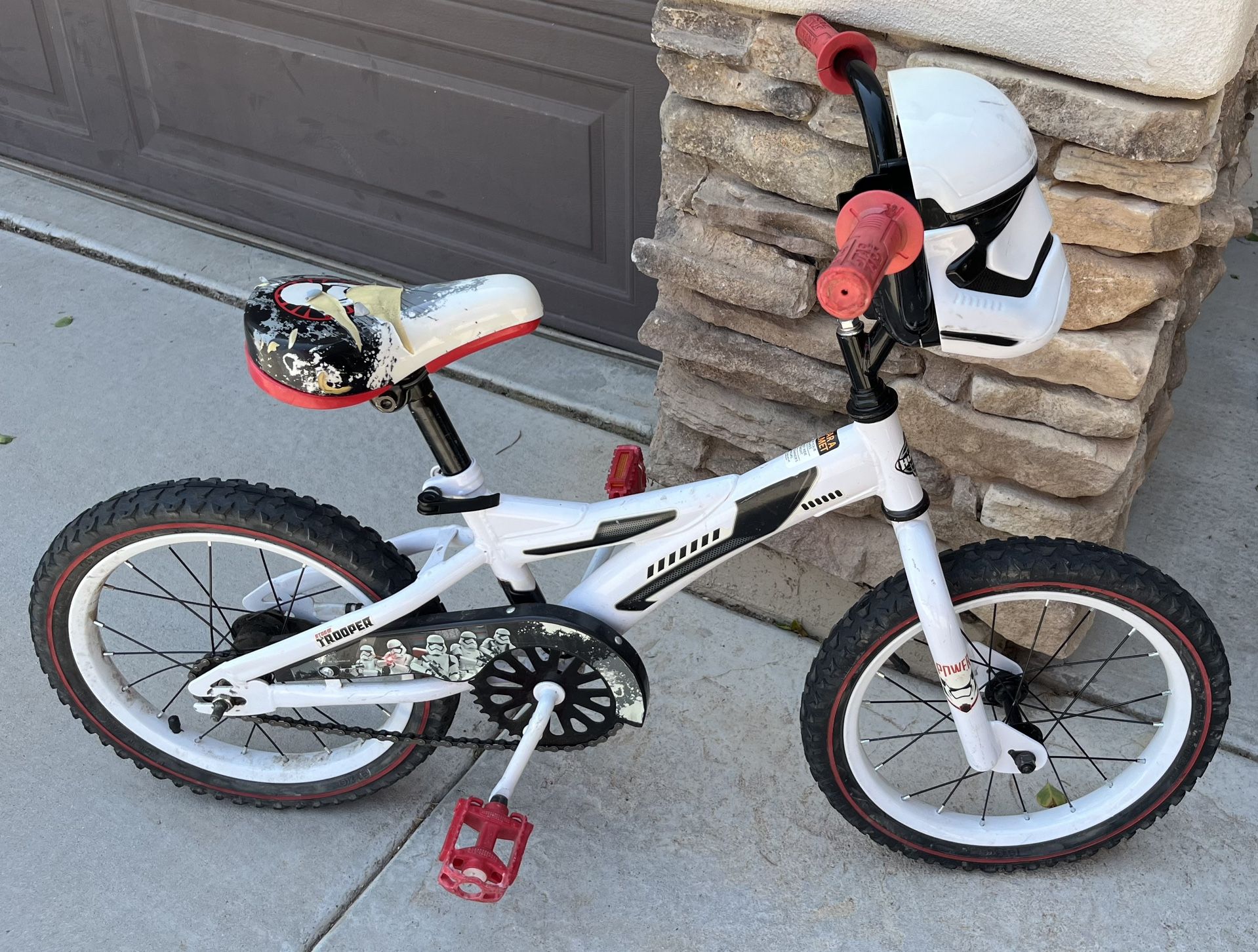 Huffy Star Wars Storm Trooper 16 Inch Boys Bike