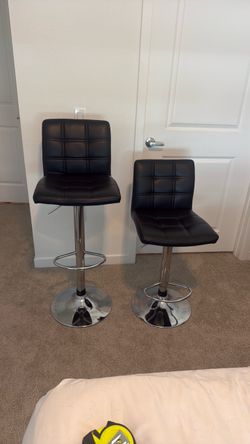 Adjustable 2 Black Tufted stools