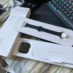 Apple Watch Series 11 (GPS, READ DESC)
