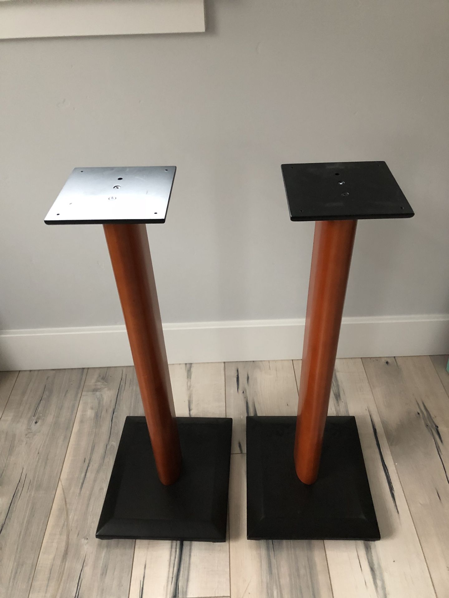 sanus nf30c 30inch speaker stands