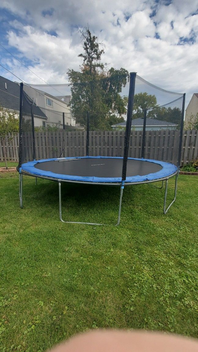 15'  Trampoline 