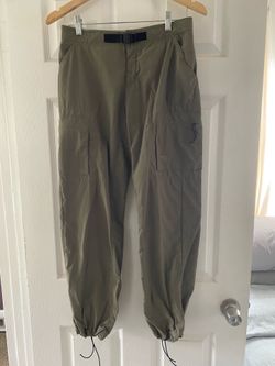 Mountain Hardwear  Women’s Hiking/Climbing Pants Size 4 Color Green
