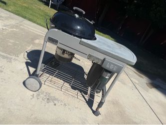 Weber performer deluxe with extra grate n grill cover