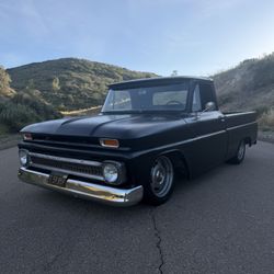 1966 Chevy C10 Fleetside 