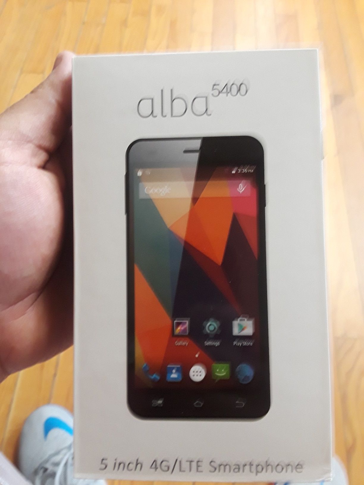 ALBA 5400 BRAND NEW CELL PHONE, NEVER USED WITH ALL THE ACCESSORIES.