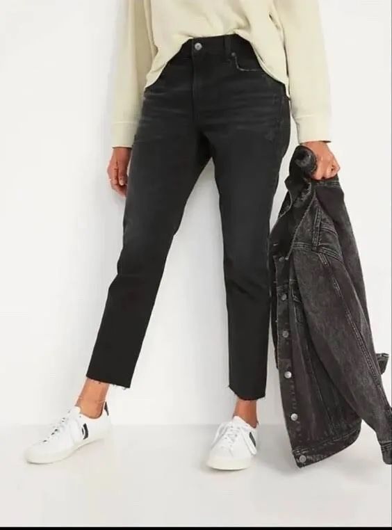 OLD NAVY MID-RISE BOYFRIEND STRAIGHT RIPPED BLACK JEANS FOR WOMEN SIZE 20