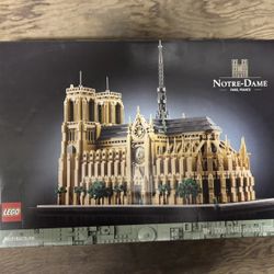 LEGO Notre-Dame De Paris 21061 BRAND NEW SEALED