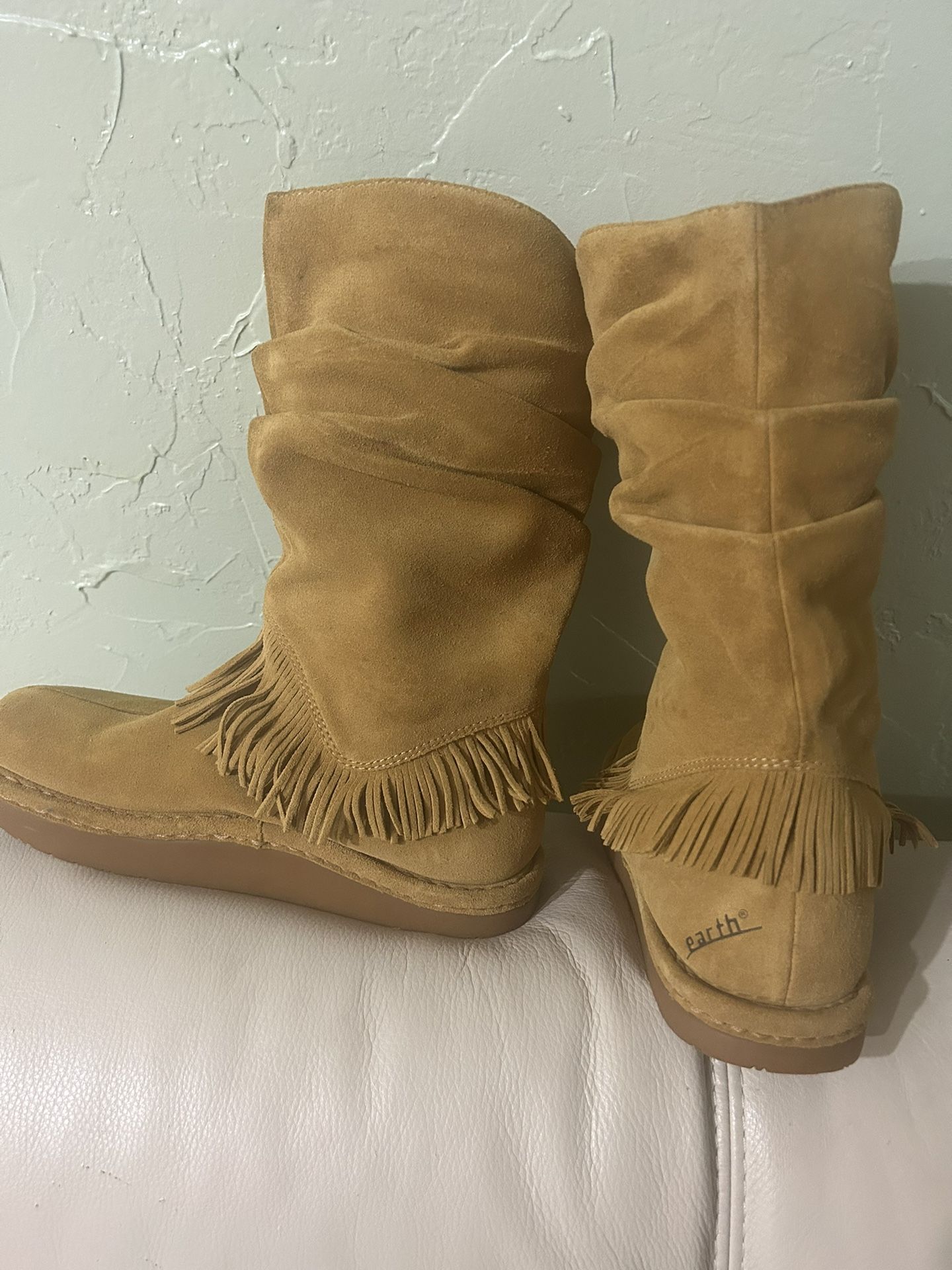 Moongate Fringe Boots