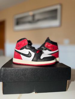 Air Jordan Chicago 1(NEW IN BOX)