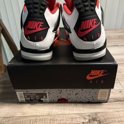 Fire red Jordan 4