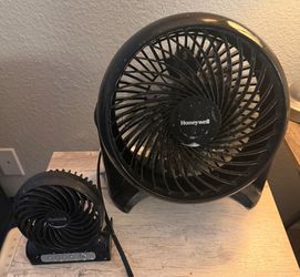 2 fans