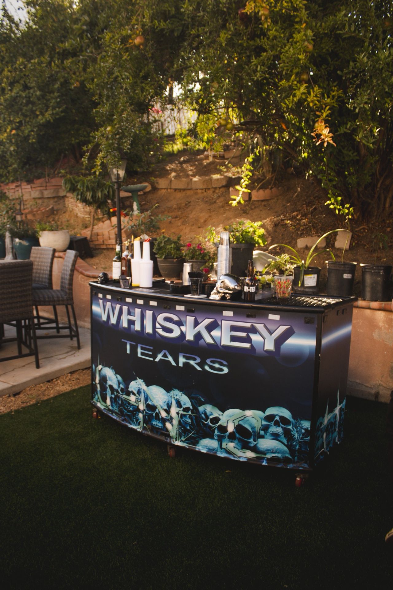 MOBILE BAR ON WHEELS FOR BARTENDING