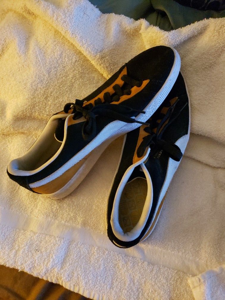 Mens Puma Suede Shoes size 12