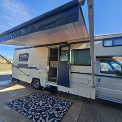 MOTORHOME- 28 Ft C Class