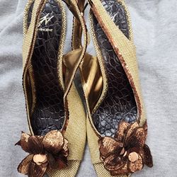 J Vincent womens 10M High Heel Dress shoes