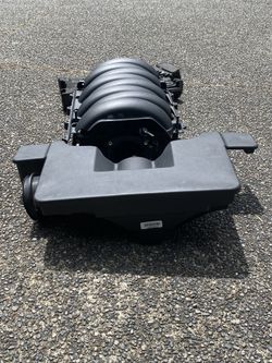 Used 2016 GM 6.2L Intake Manifold