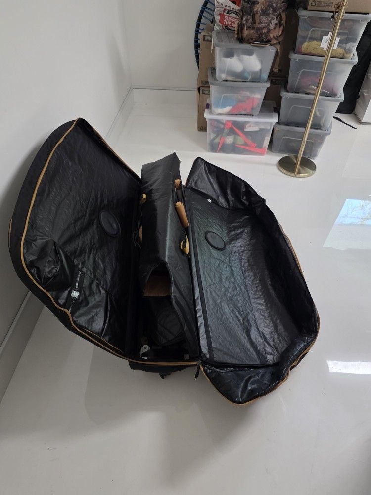 Thule Roundtrip Road Bike Travel Case