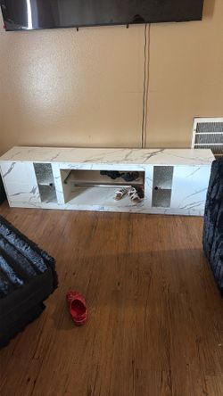 Entertainment center