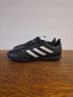Adidas Goletto VIII Turf Indoor Soccer Cleats 
Boy's Size 2.5