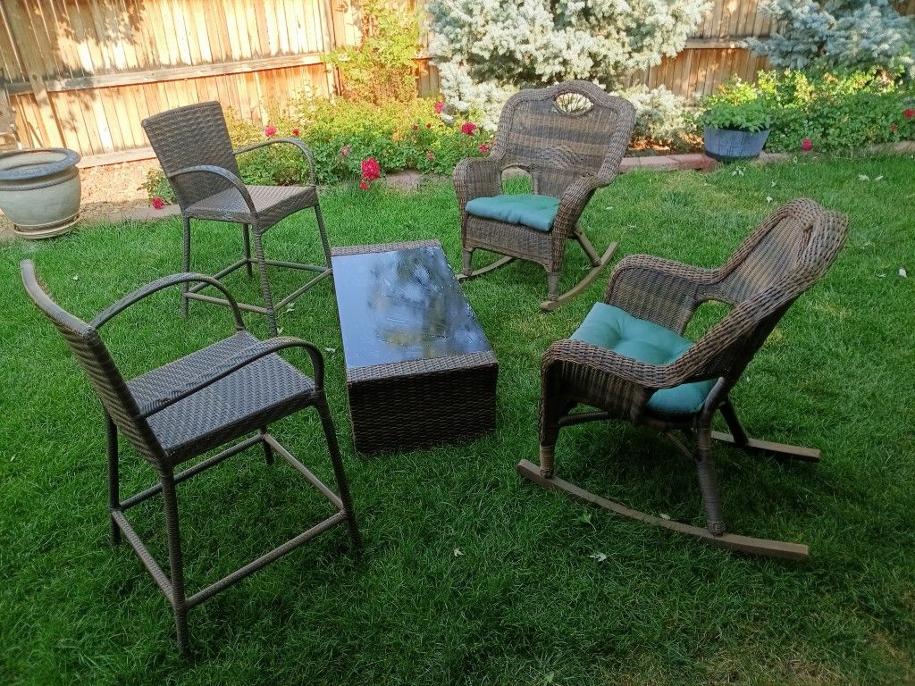 Outdoor Wicker Patio Furniture Set W 2 Rocking Chairs
