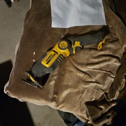 DeWalt XTREME 12V MAX Brushless Cordless One-Handed Reciprocating Saw