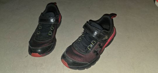 Boys Under Armor Shoes - Size 2