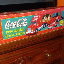 Coca Cola 1999 Holiday Classics Carrier 