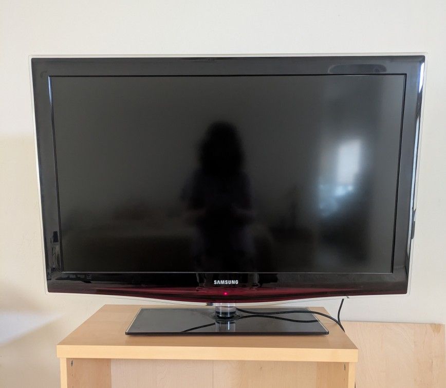 Samsung 40-in TV